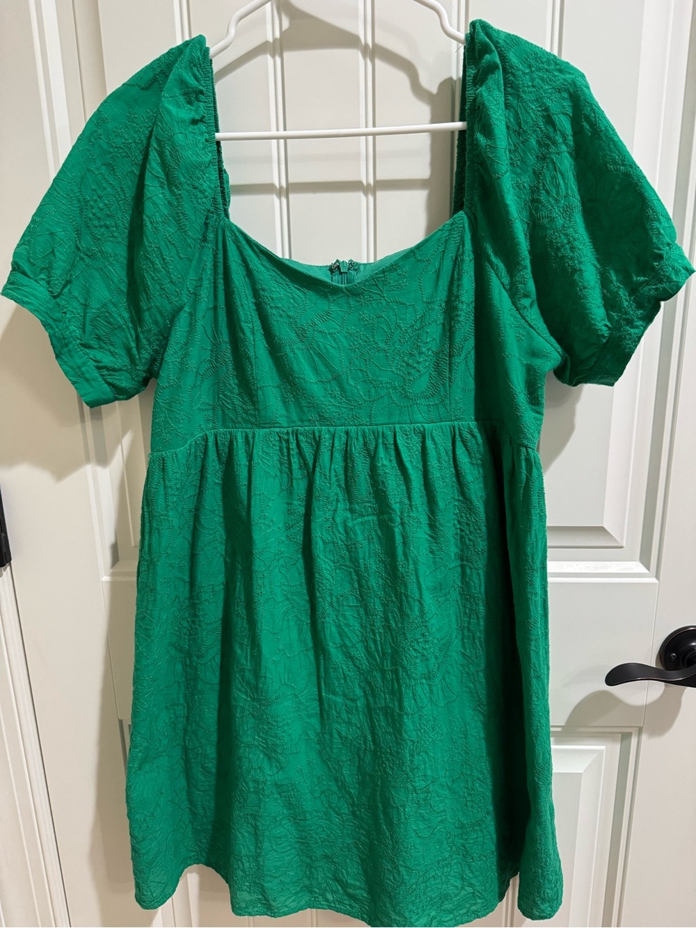 ANDREE BY UNIT Emerald Green Puff-Sleeve Embroidered Dress